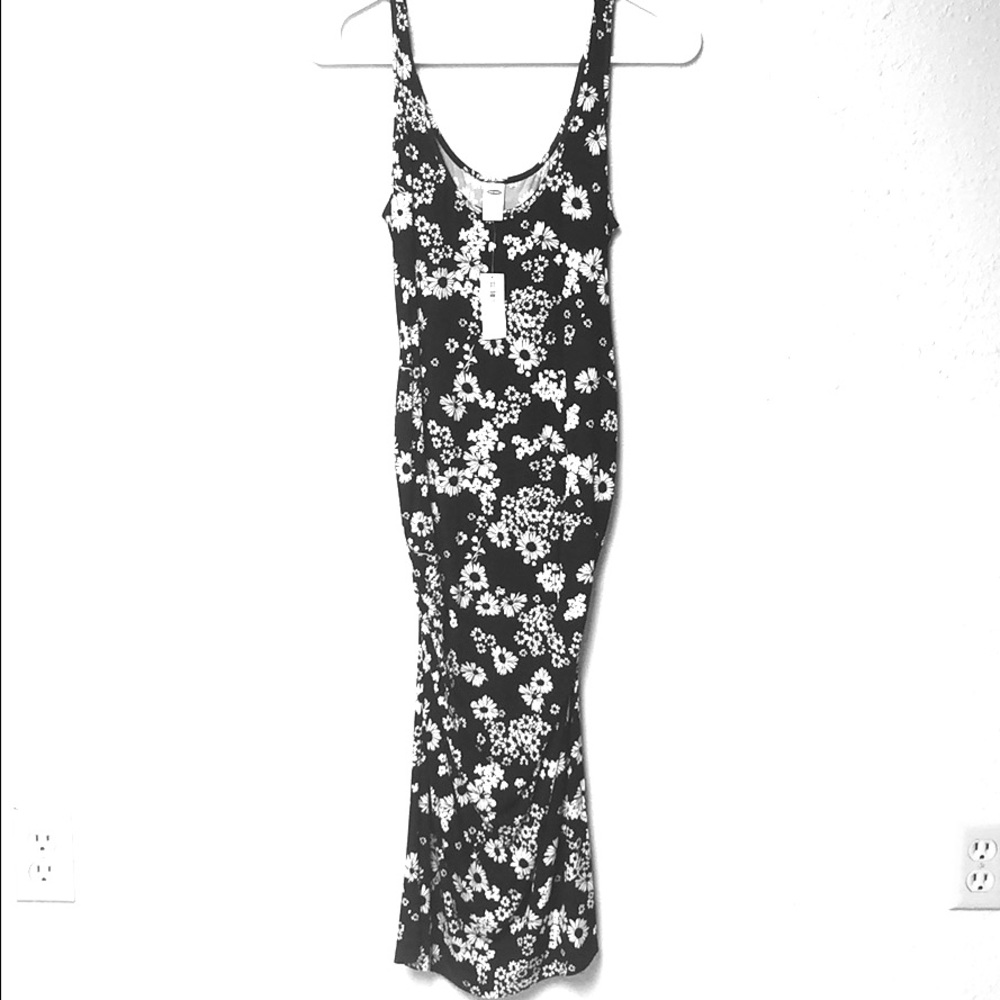 Old navy maternity dress NWT